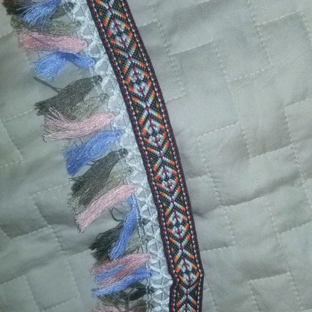 Embroidered choker necklace with tassels